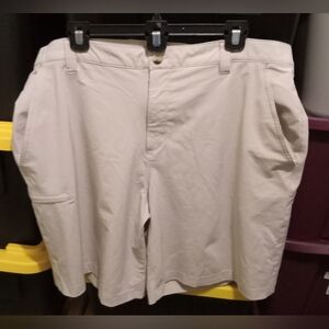 Columbia Men's Beige Flat Front Shorts